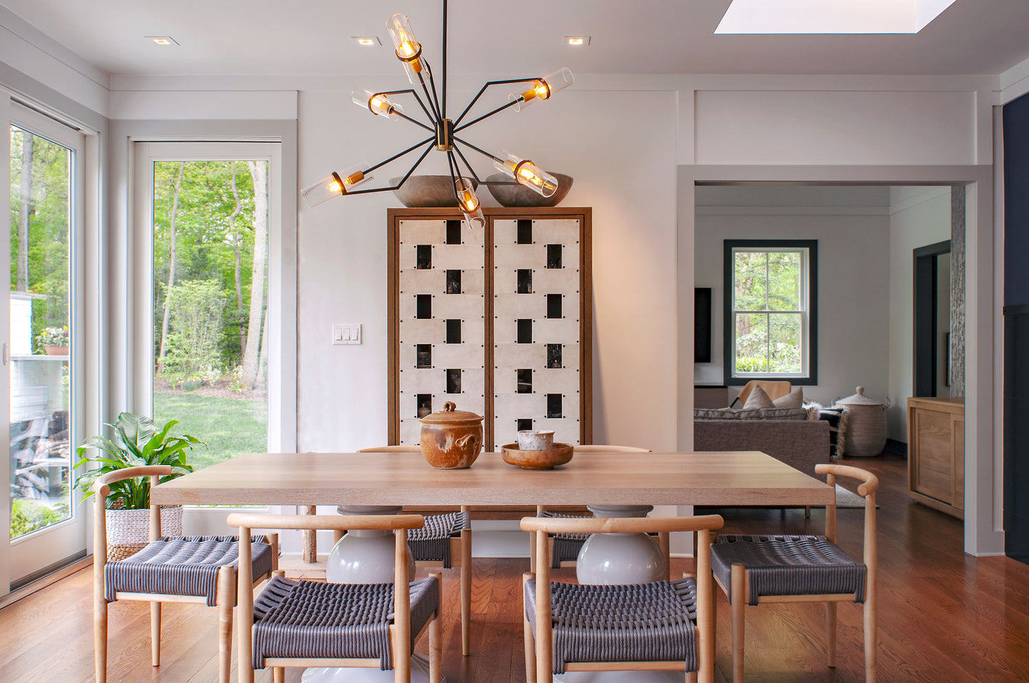 Dining nook with neutral paint colors